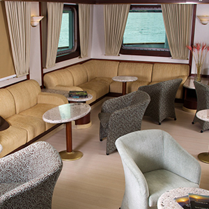 Avalon Isabela II river cruise ship's lounge